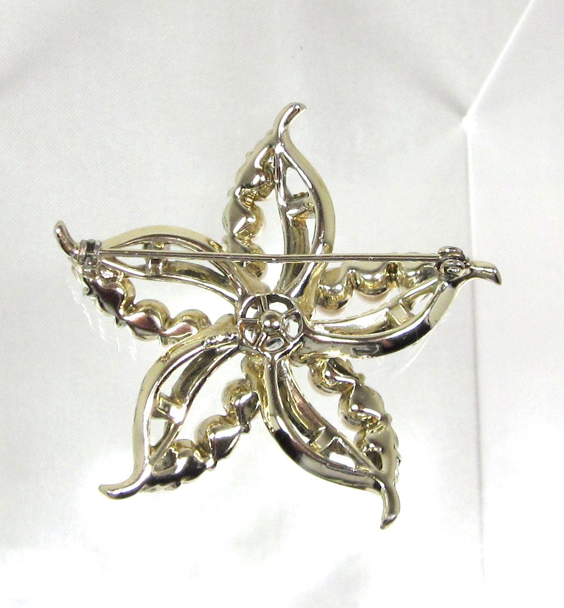 BIG SALE Vintage Emerald Rhinestone and Faux Pearl Flower Brooch Pin, Signed By Designer