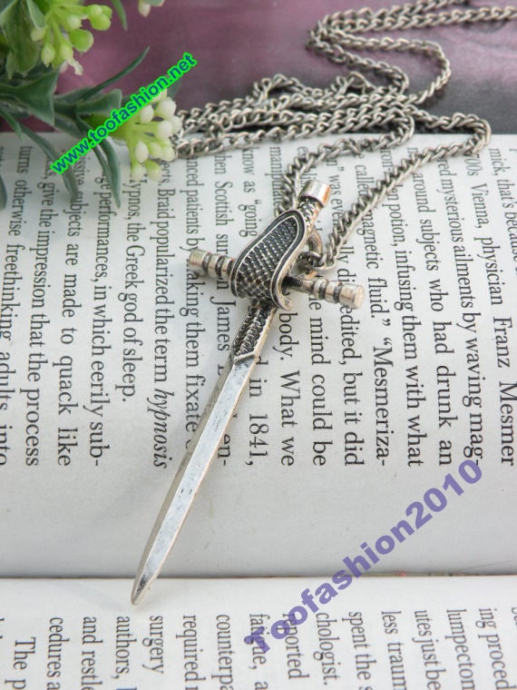 Pretty retro silver 3d double-edged sword necklace pendant punk style