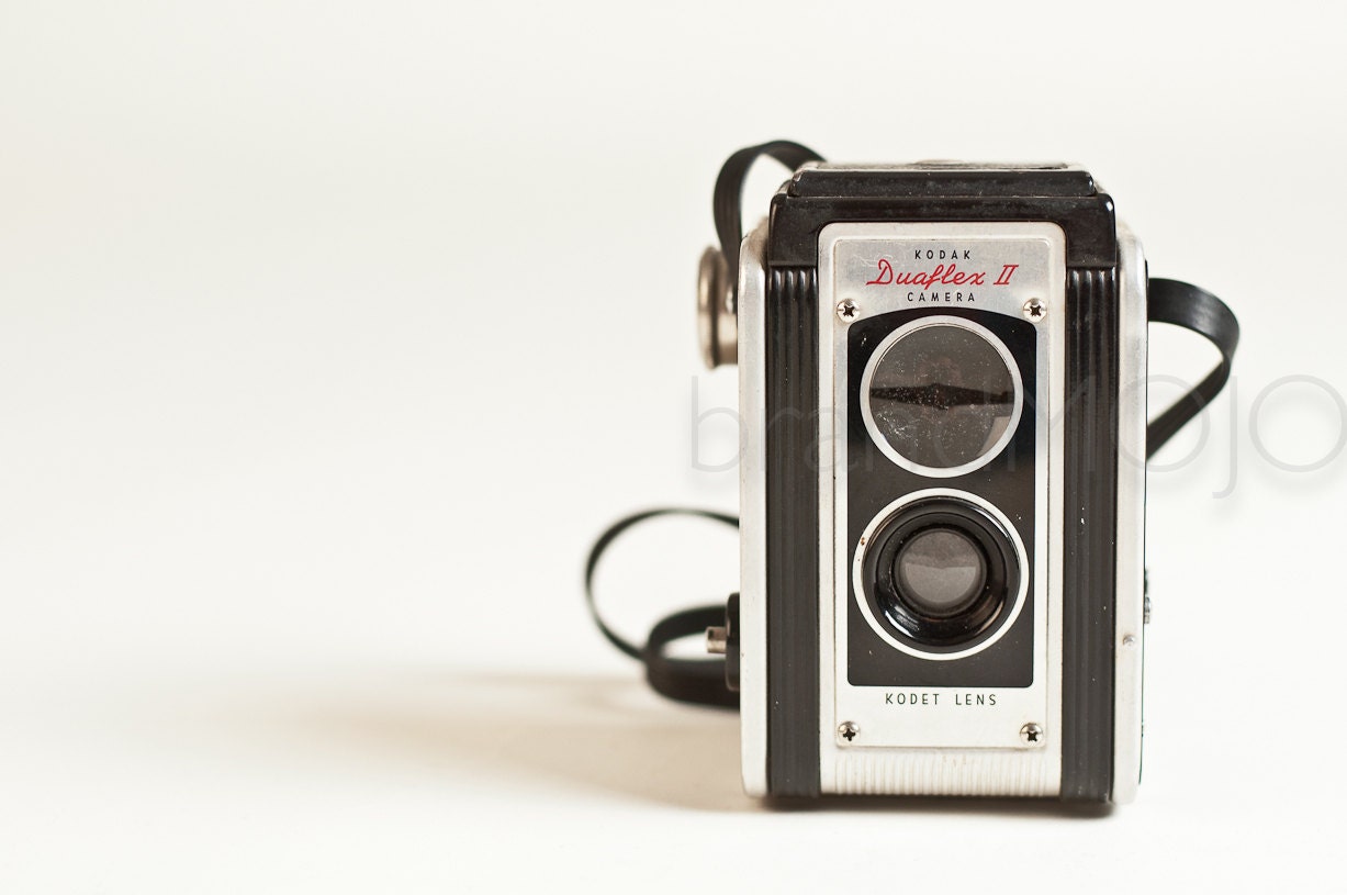 Vintage Kodak Duaflex II TLR camera with strap - retro mid-century mad men decor roll film made in the usa collectible