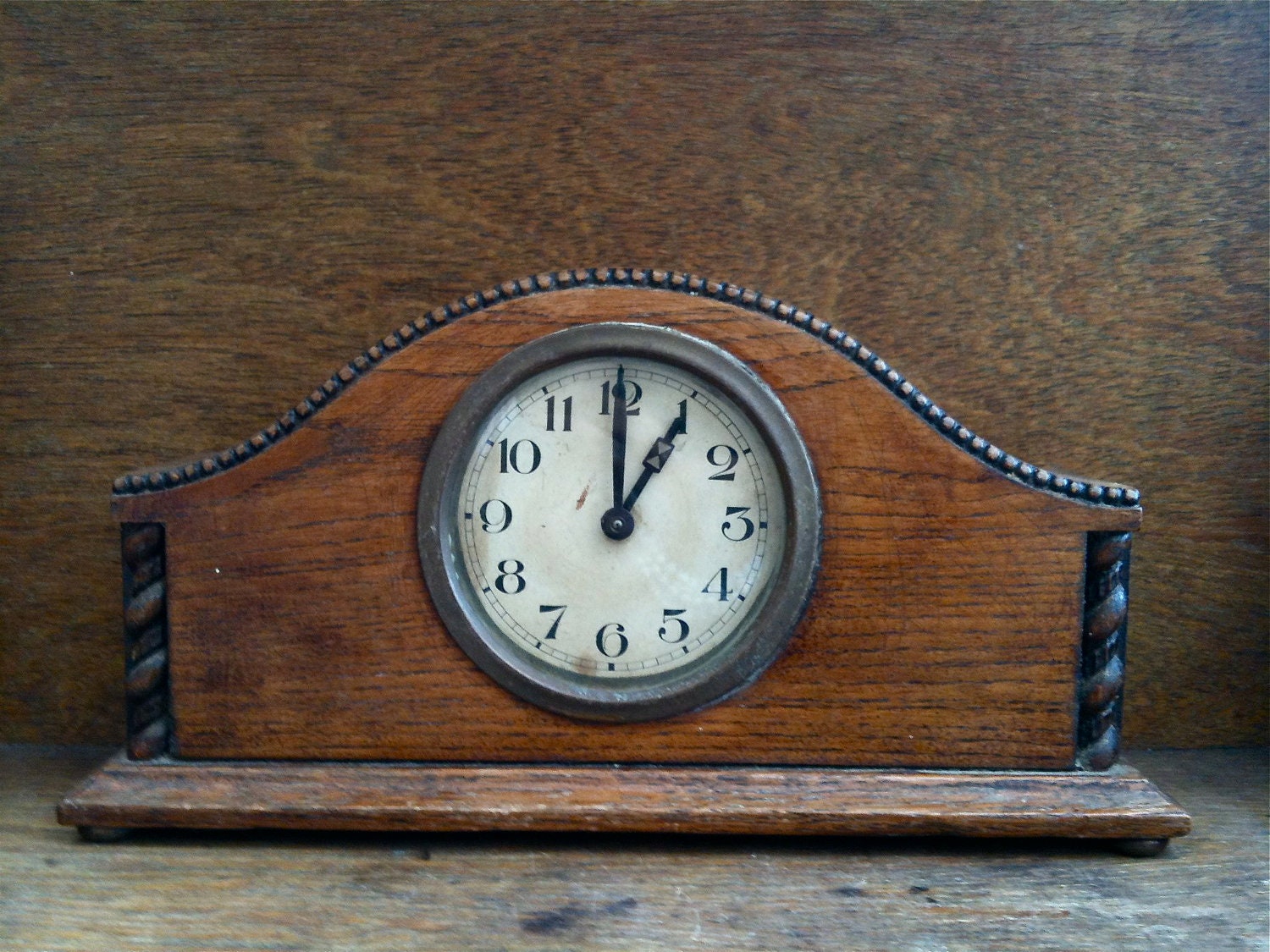 Antique Large Wood Mantle Piece Clock, in working order