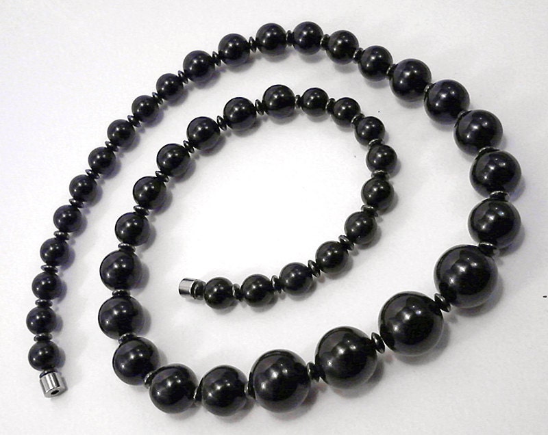 Jet Black Graduated Glass Magnetic Good Health Necklace