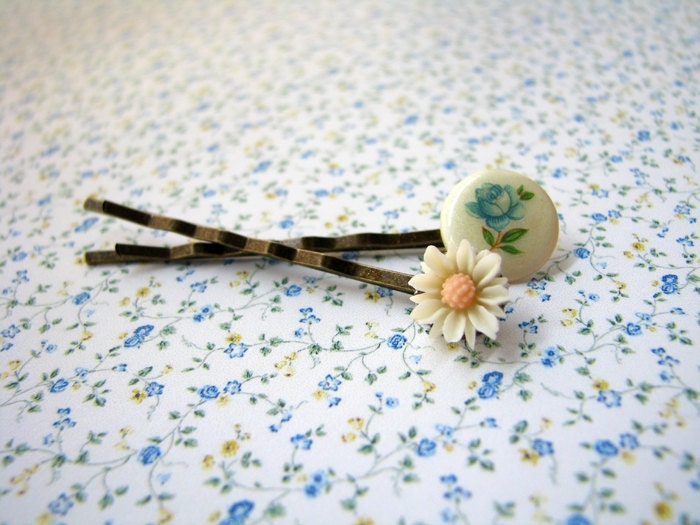 Flower bobby pins set