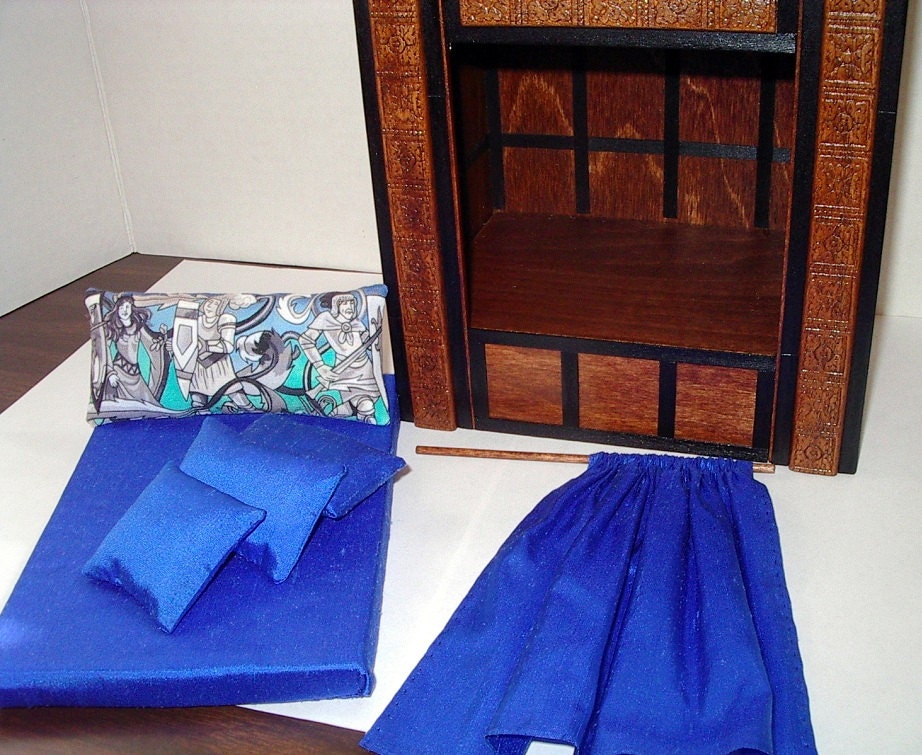 Medieval Cupboard Bed, Dollhouse Miniature 1/12 Scale