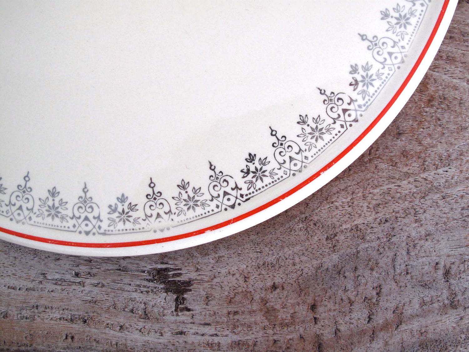 Vintage Cake Plate - Pie Display Stand, White Ceramic Serving Platter, Holiday Decoration