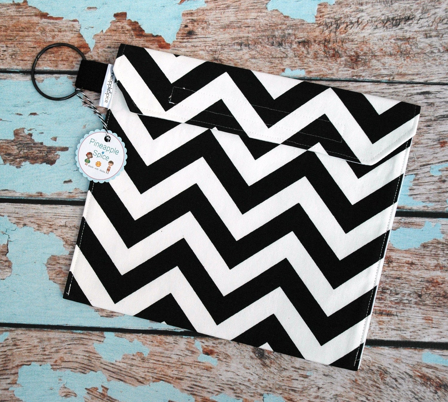Black white chevron iPad Case, iPad Sleeve, iPad 2 Case, iPad 3 Case, iPad 2 Sleeve, iPad 3 Sleeve, iPad 4 Case, iPad 4 Sleeve - gadget cove