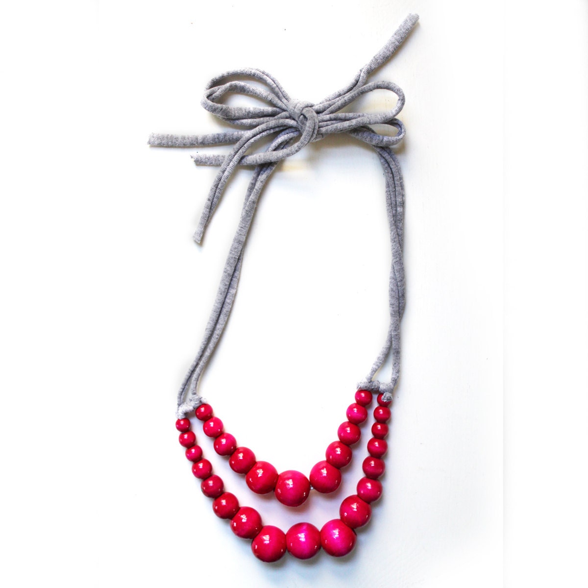 Color Pop Necklace in Bubblegum & Grey . Non-toxic Beads with a Jersey Tie . Fashionable and baby-friendly