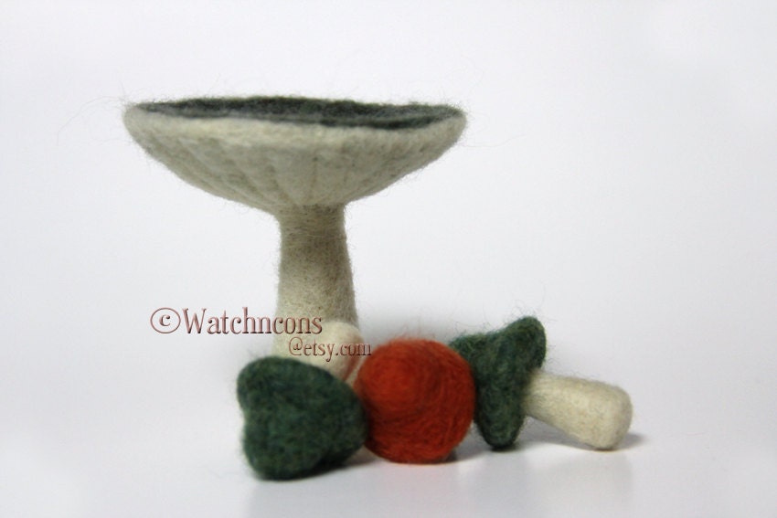 4 Needle Felted Wool Mushrooms Toadstools Woodland Decor Green