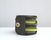 Skinny Wool Felt Bracelet Wristband Cuff // Evergreen // LoftFullOfGoodies - LoftFullOfGoodies Skinny Wool Felt Bracelet Wristband Cuff // Evergreen // LoftFullOfGoodies - LoftFullOfGoodies