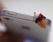 Kawaii ICE CREAM CONE in 2 Colors Iphone Earphone Plug/Dust Plug - Cellphone Headphone Handmade Decorations