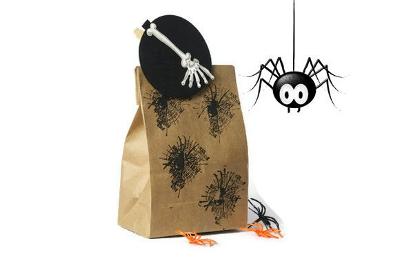Halloween candy bag clips .  spooky cute . 3D . skeleton skull . bat . spiders . large black circles - TodoPapel