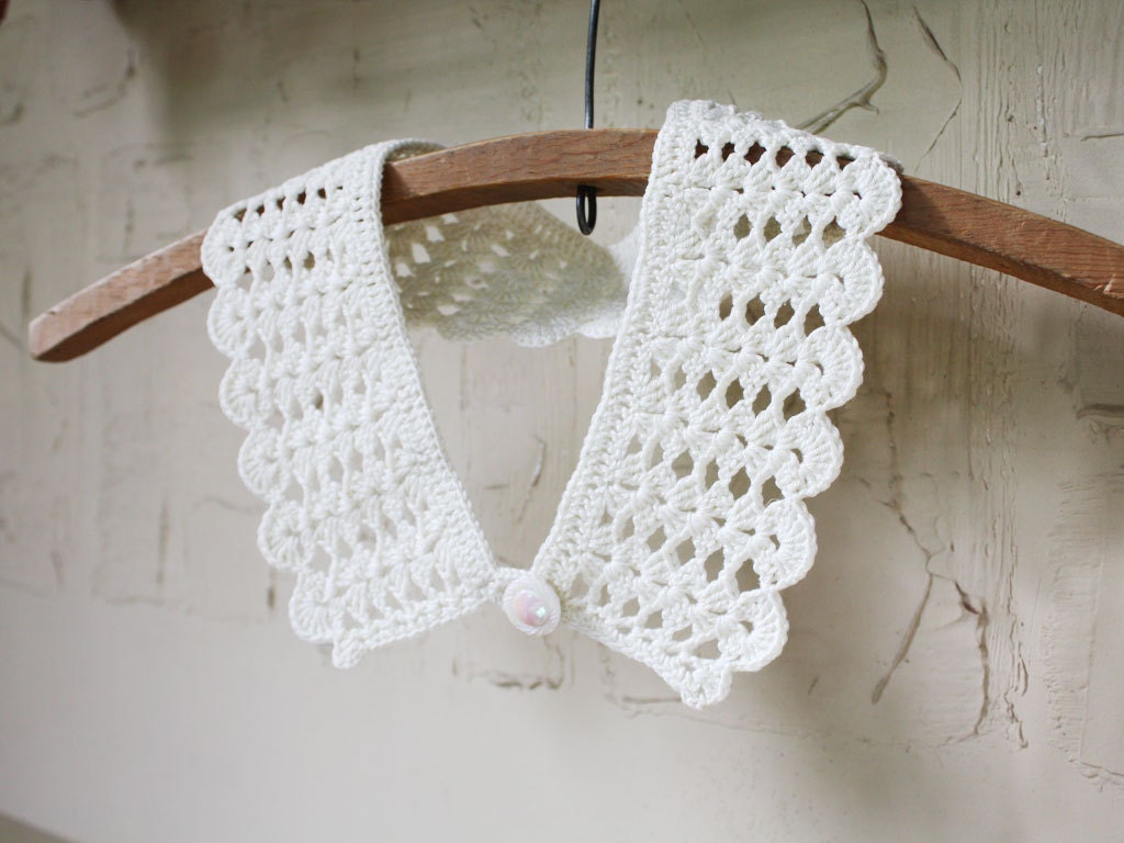 Sale Ivory white detachable collar Winter fashion Gift for her under 25 Vintage inspired Crochet lace Chelsea collar