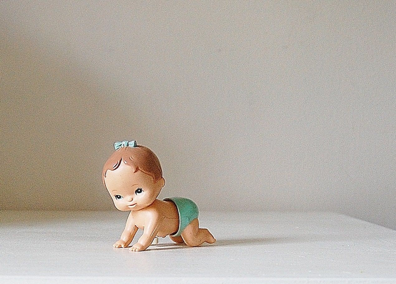 TOMY Wind Up Baby Toy 1977 Teal Diaper