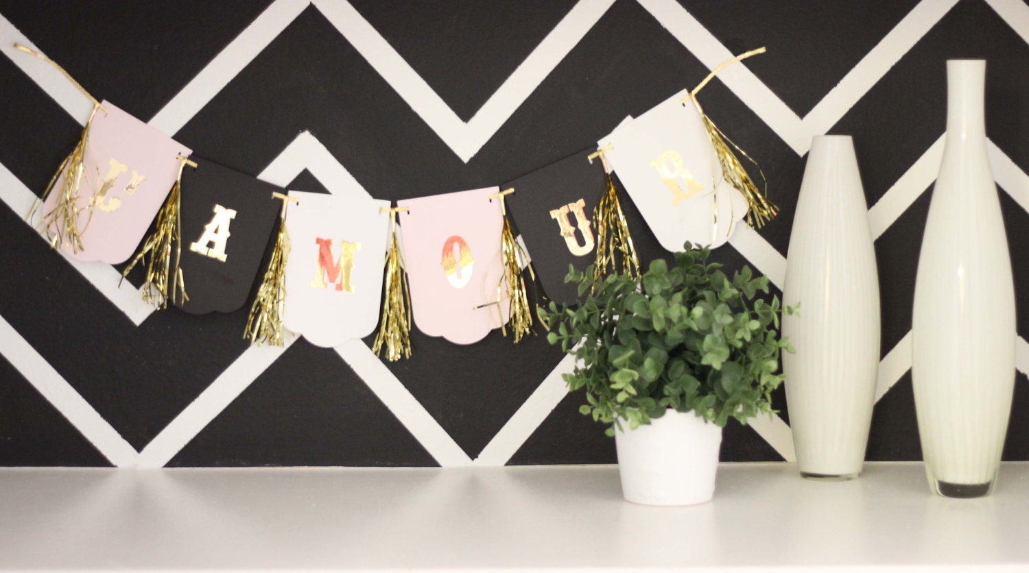 L'amour Banner