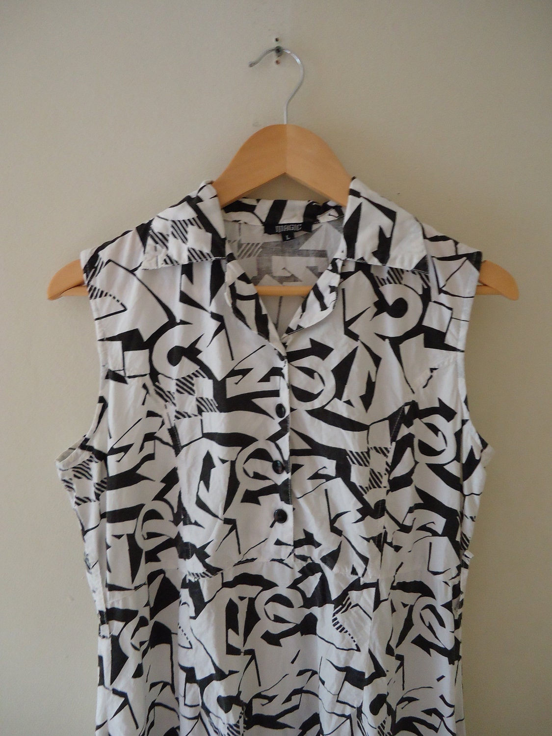 1980s Geometric Black and White Magic Button Dress Size Large