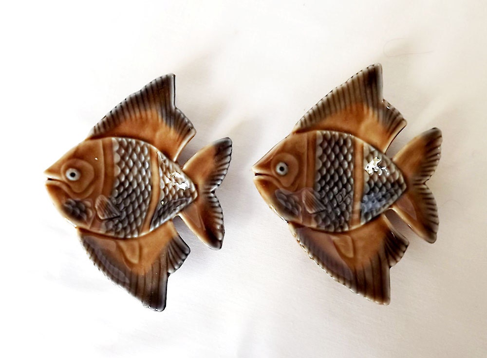 Two Wade Aqua dishes in their original box