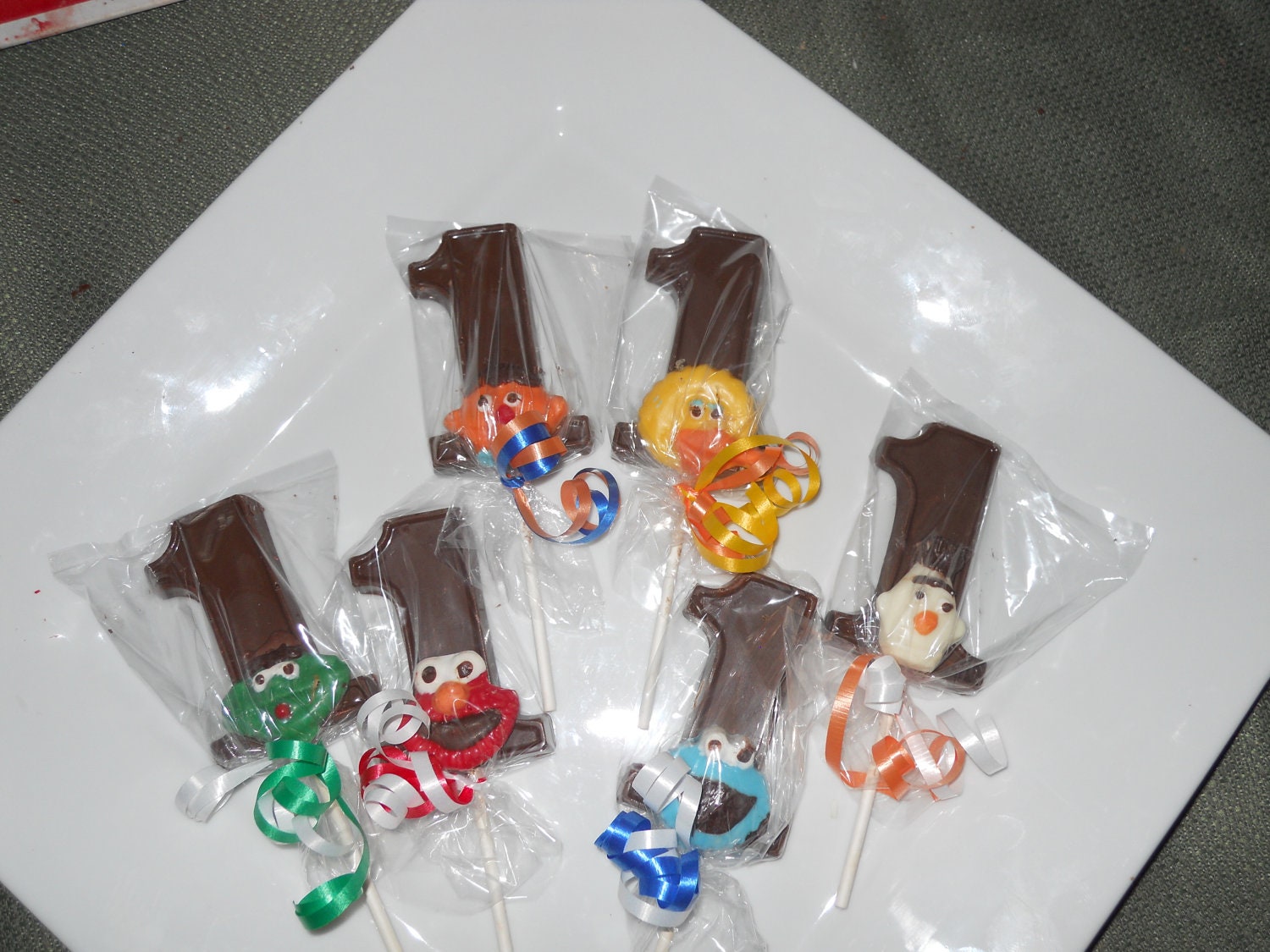 24 Sesame Street Elmo Cookie Monster Oscar Burt Ernie Big Bird 1st First Birthday Gourmet Chocolate Lollipops Gifts Party Favor