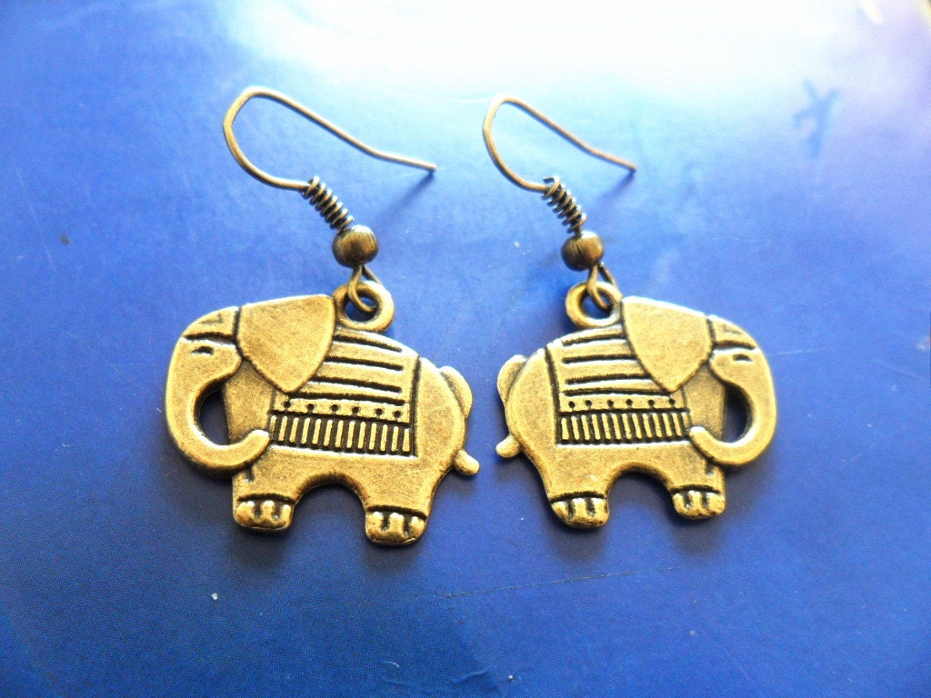 Antiqued Brass Bronze Solid lucky Elephant Dangle Metal Earring, simple special unique kawaii fun kitschy rockabilly