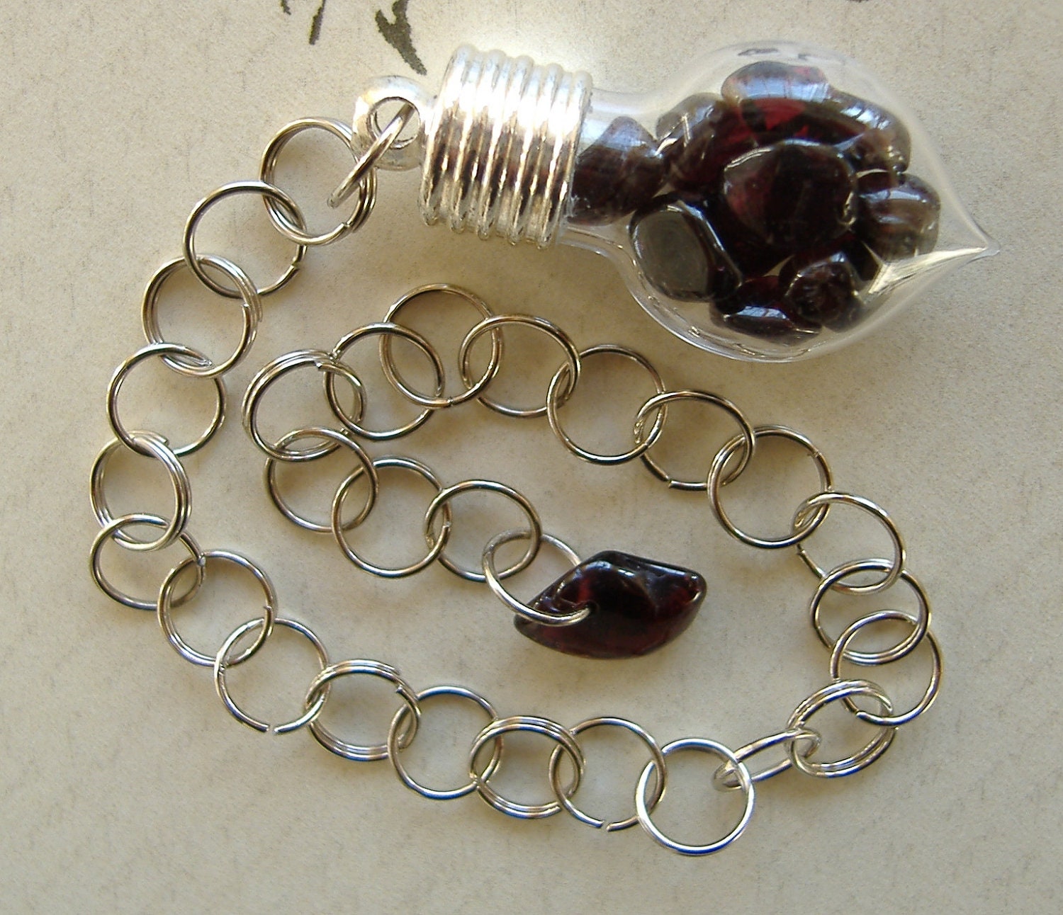 Garnet Dowsing Pendulum - Stone for Sucessful Business, January Birthstone, Power Stone of Capricorn, Reiki 1st Chakra, Divination, Scrying