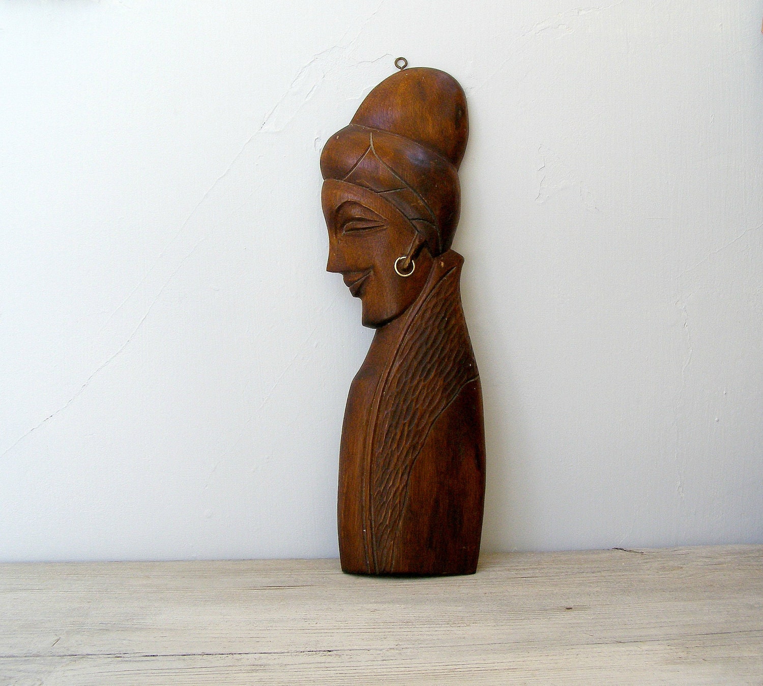 Vintage woman figurine, wall hanging brown wood Asian Female profile, wood sculpture, Ethnic folk art, living room decoration - MeshuMaSH