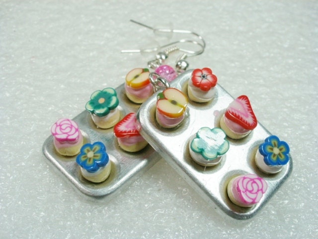 Muffin Pan / cupcakes Earrings. Polymer Clay.