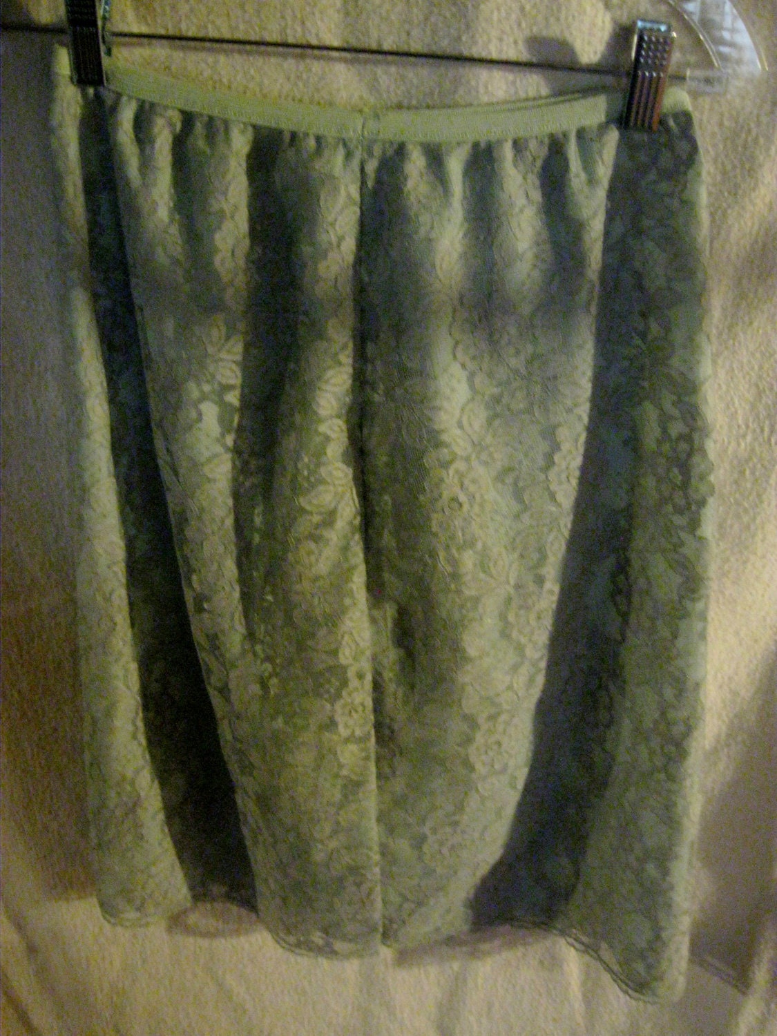 SAlE 20% Off Vintage Lace Half Slip Pale Mint Green w Lace Overlay Medium Now Only 4 USD