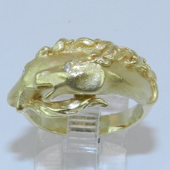 18K Yellow Gold Unique Genuine Natural Diamond Horse Ring Band