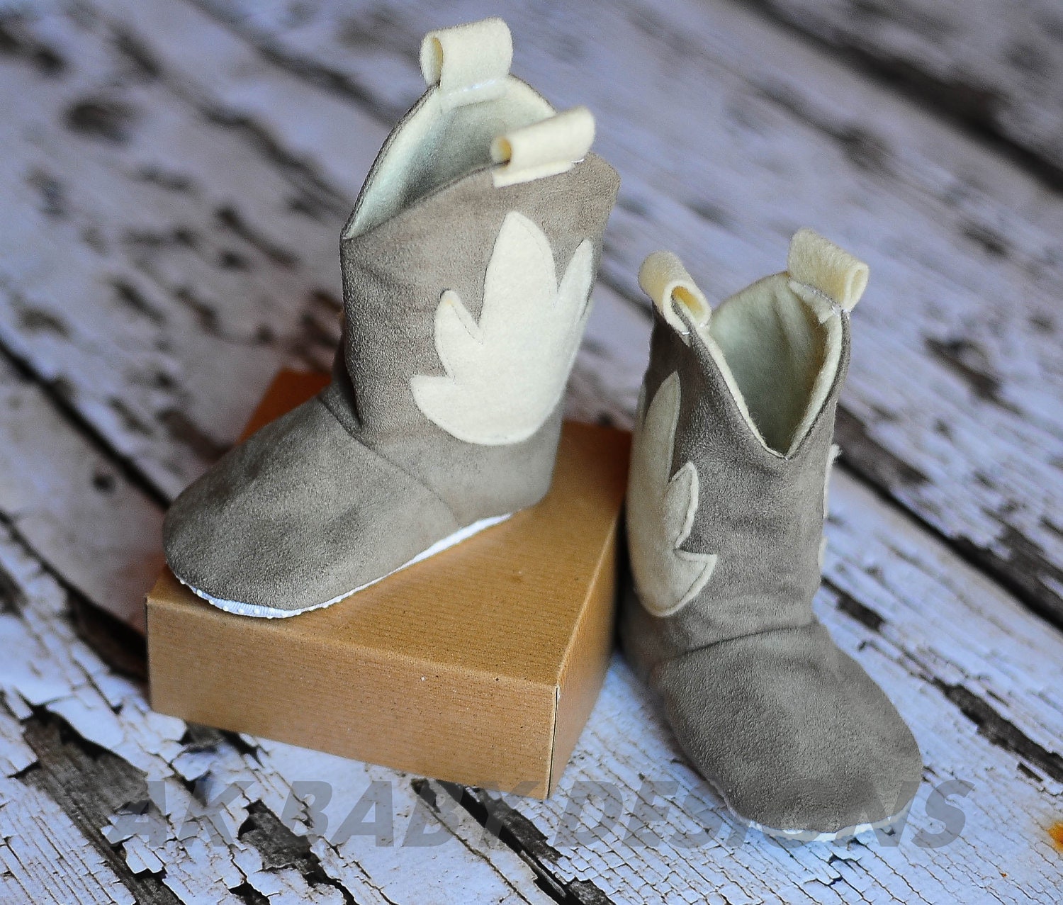 AK BABY DESIGNS "Elegant Baby Boots"
