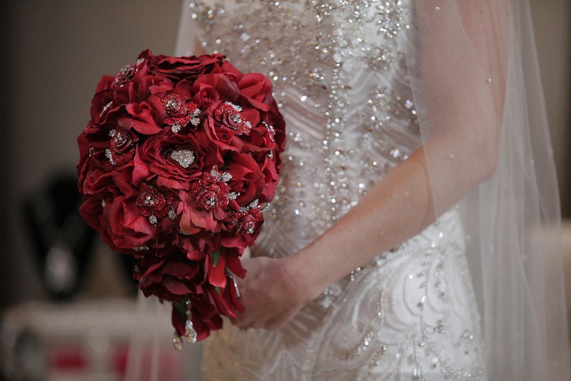 Brooch Bouquet  The Isabella luxurious elegant unexpected