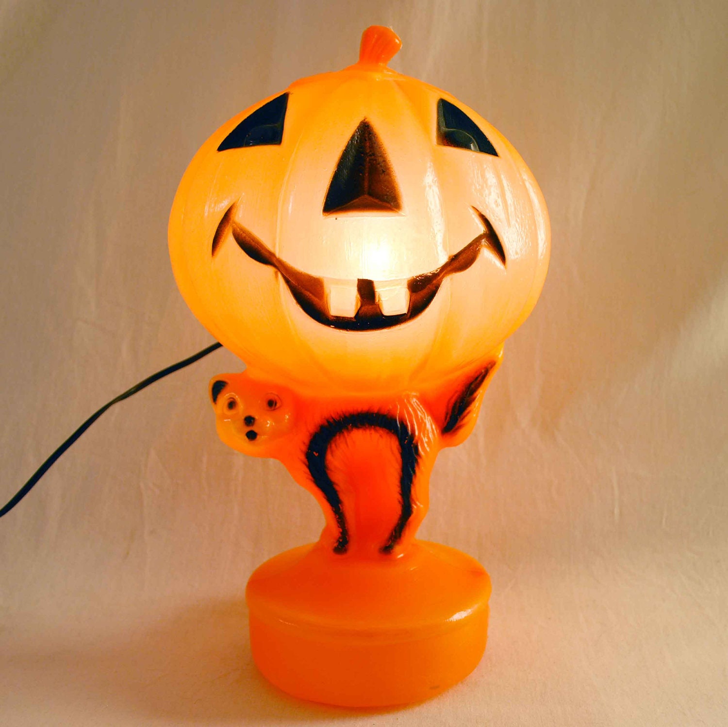 Vintage Halloween Light up Decoration// by independencevintage