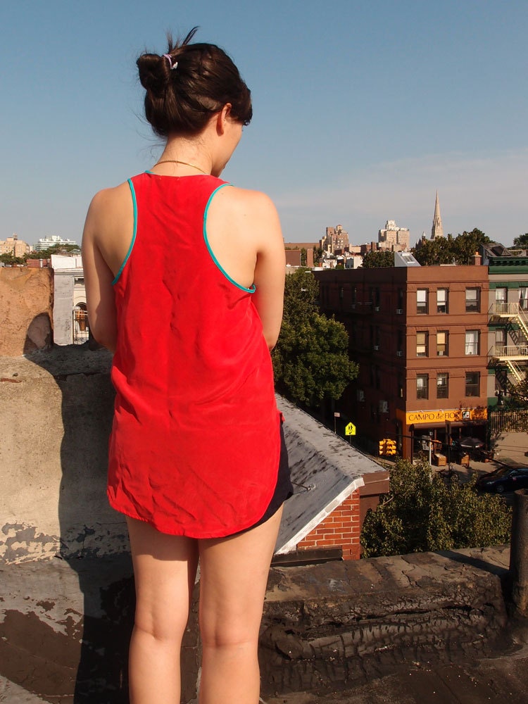 Two-color tank in aqua and tomato red