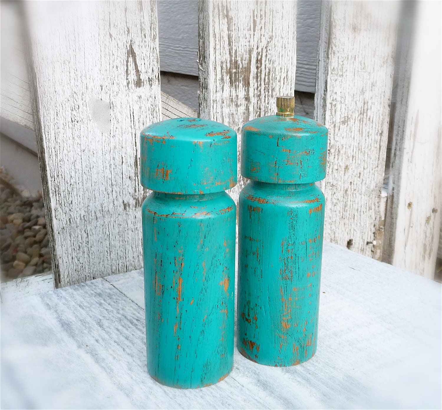 COLORFUL SHABBY CHIC Salt and Pepper Mill Set, Medium Size in Bright Teal / Turquoise