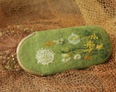 Dandelions, hand felted green case for glasses or sunglasses