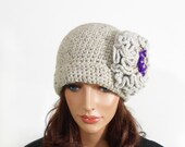 Crochet Hat with Large Flower - Gray Beige