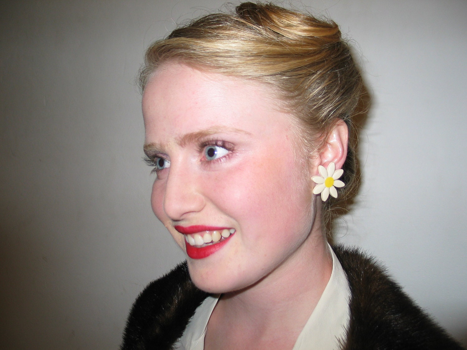 Daisy earrings big ceramic daisies stud posts Spring time