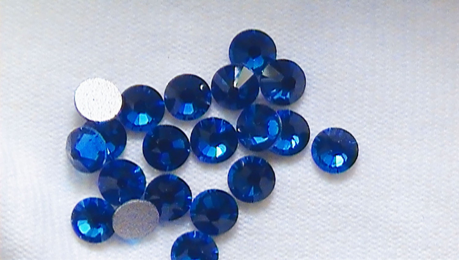 Capri Blue 12ss 2058 Swarovski Elements Rhinestones Flat back 144 pieces