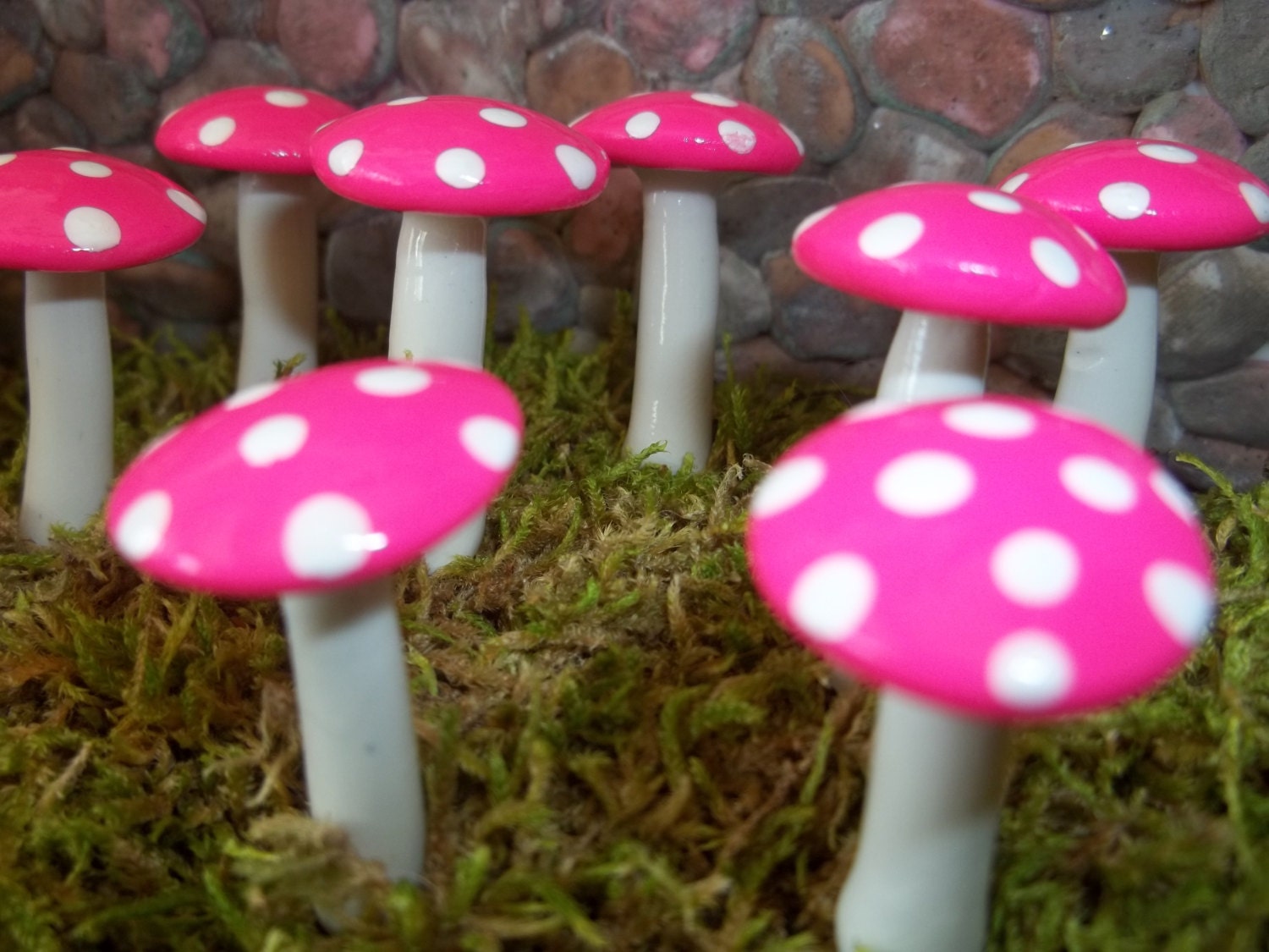 Free Shipping Hot Pink miniature set of 10 mushrooms mad hatter tea party garden party favors