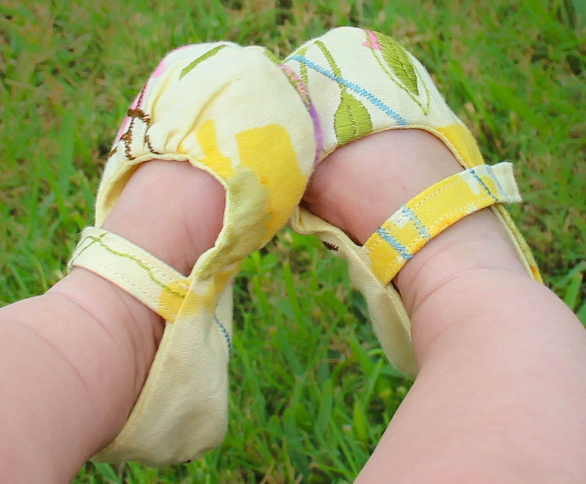 Baby Shoes--Mary Jane's: Watercolor Flowers