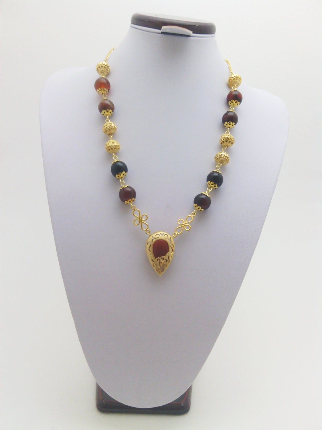Brown  natural stone necklace, Agate.