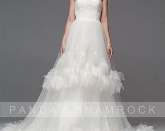 Maelys/wedding gown/bridal dress/bride/custom made/plus size/sweetheart neckline/vintage style/train