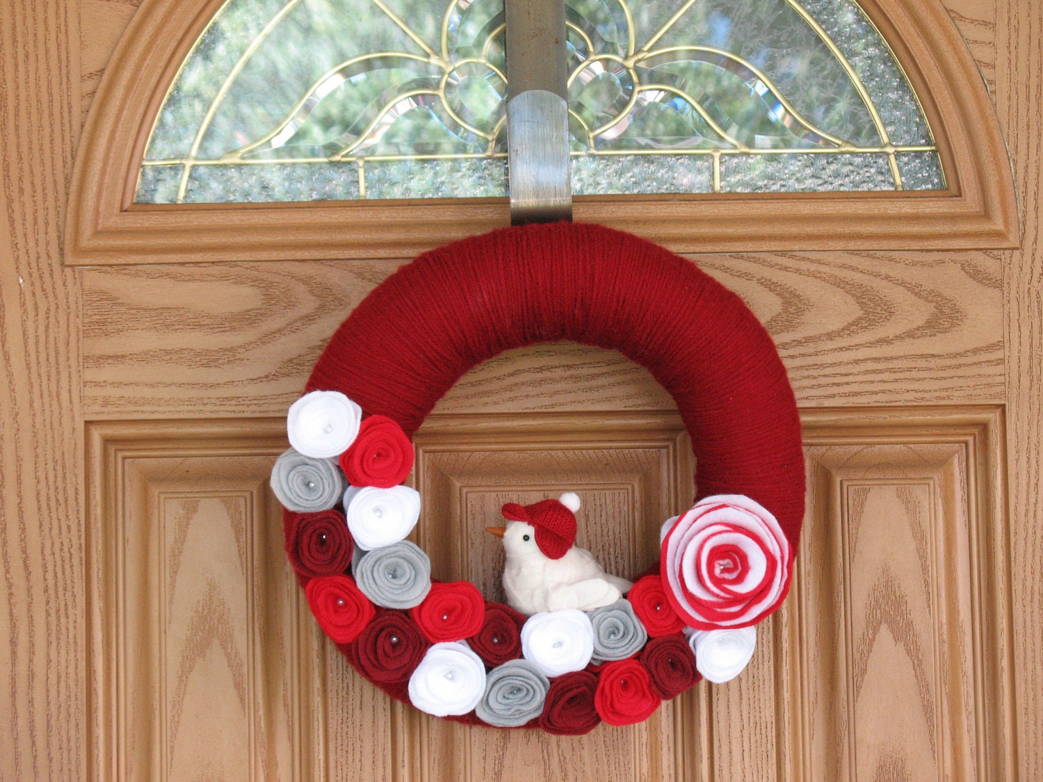 Sweet Snow Bird Wreath- Holiday Decor--Winter Wreath--Christmas Wreath-Winter Decoration- -Felt Flower Pearl Red Yarn Wreath