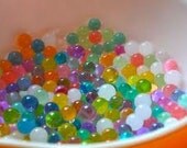 Water beads in an assorted mix of colors for fresh cut flowers, vases, kids and more.