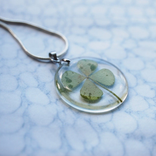 Four Leaf Clover Necklace Lucky Charm St. Patrick Resin Jewelry Irish Transparent Pendant 925 Silver Plated