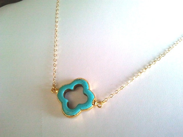 Turquoise clover edged gold pendant, clover gemstone charm Necklace, Lucky Necklace, wedding necklace, Necklace