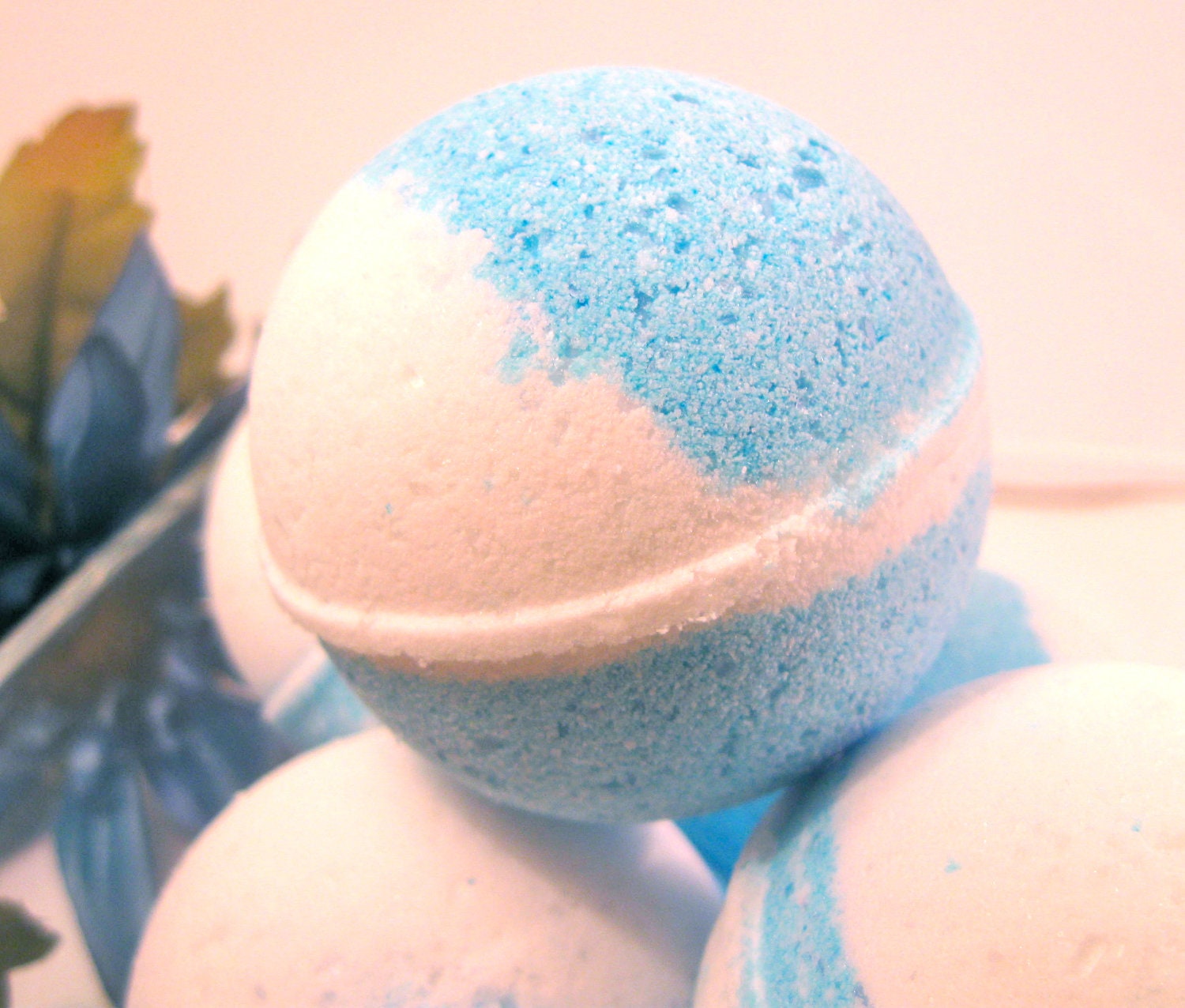 Bath Bomb - South Pacific Waters - Vegan Moisturizing Bath Bomb