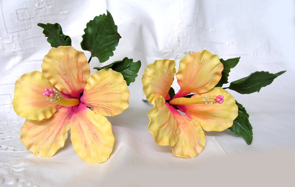 LEMON SUNSHINE HIBISCUS Gum Paste Flowers / Hand Painted / Edible Cake Topper and Cupcake Decorations