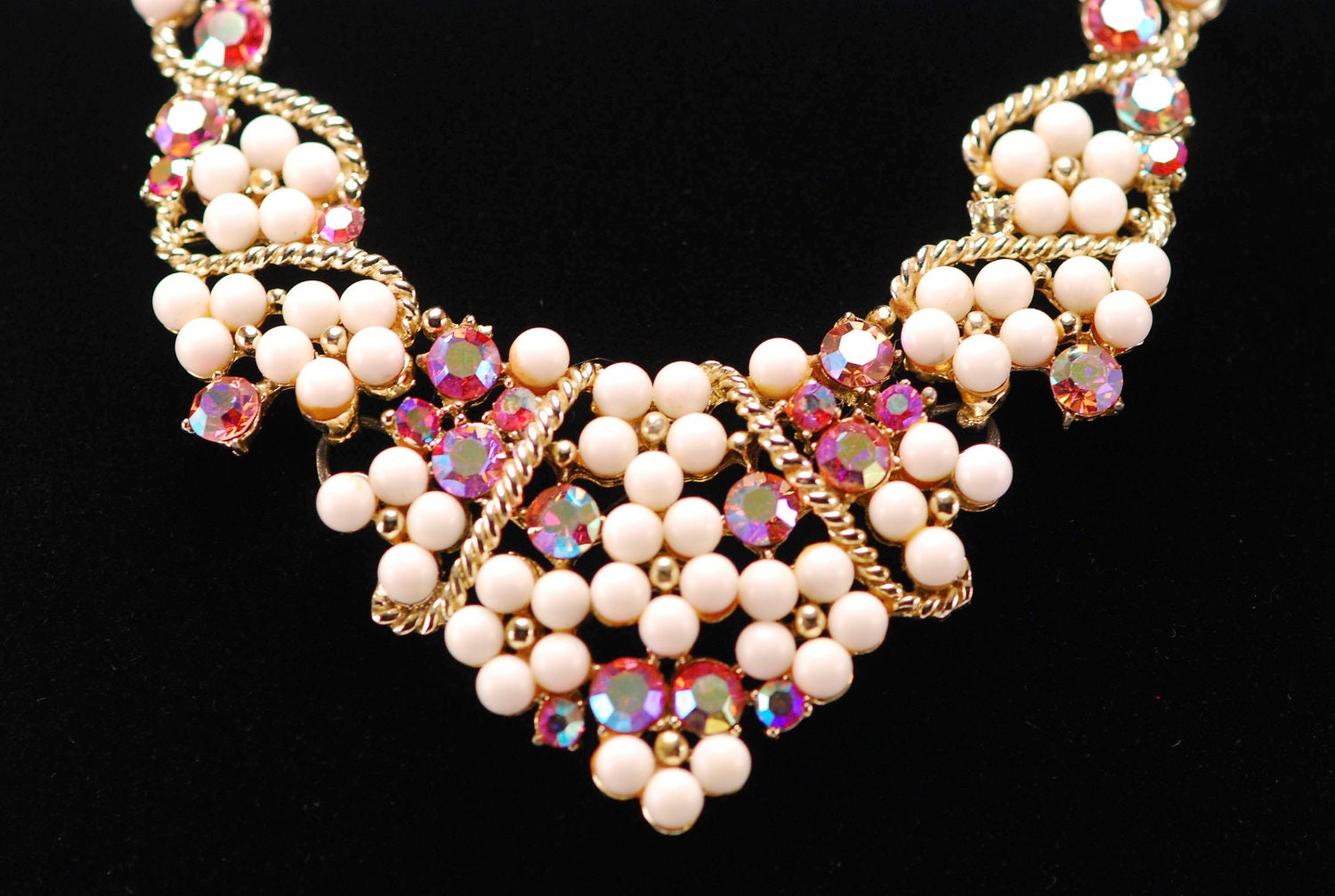 Pink and White Necklace and Earrings - Demi Par