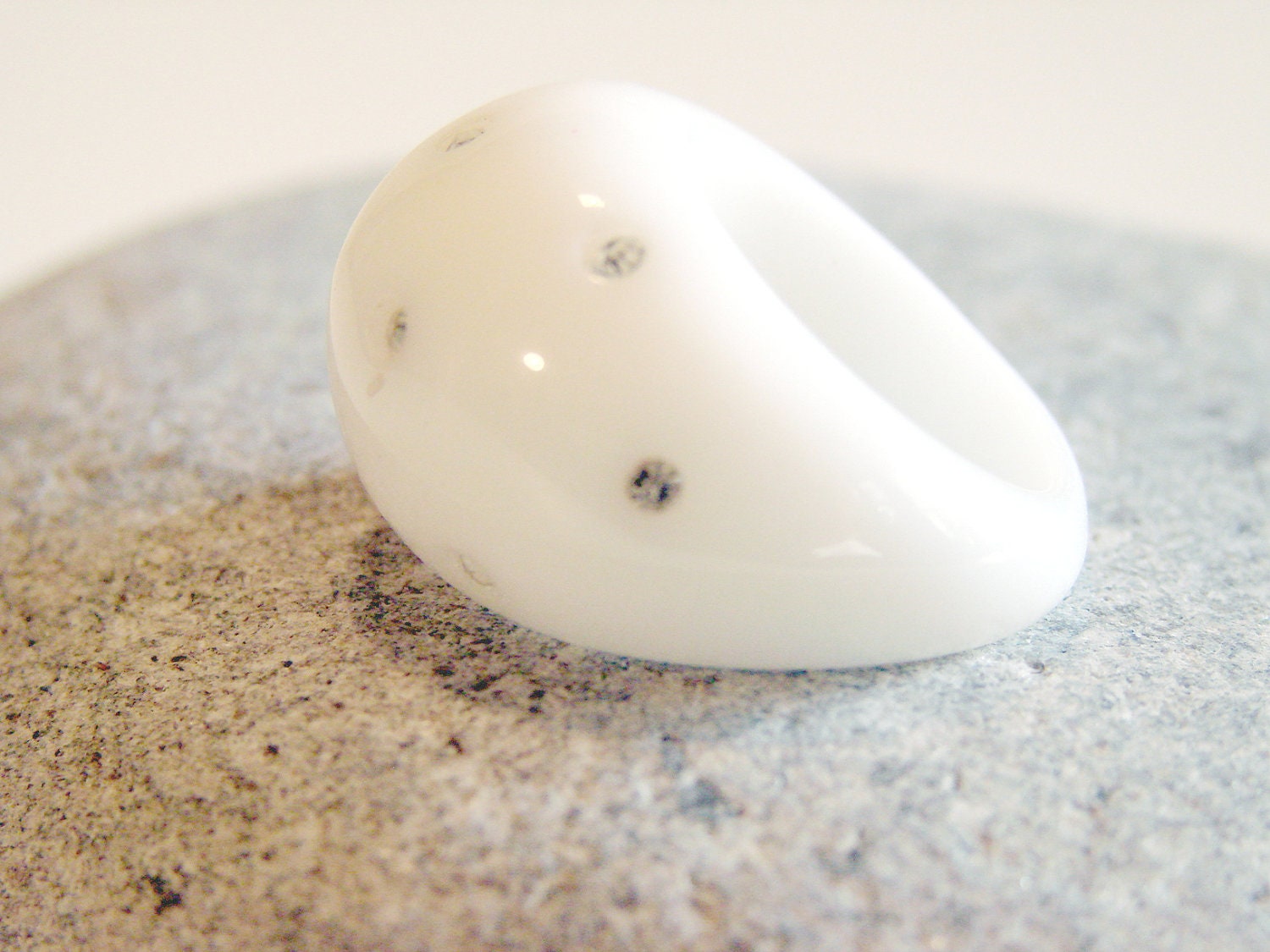 Vintage 1960's Chunky White Lucite Ring with Rhinestones Size 6