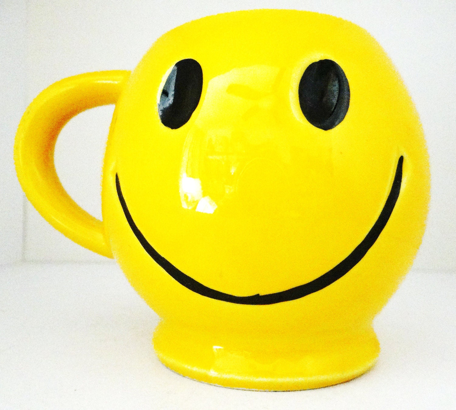 Vintage McCoy Smiley mug or planter, 1970s