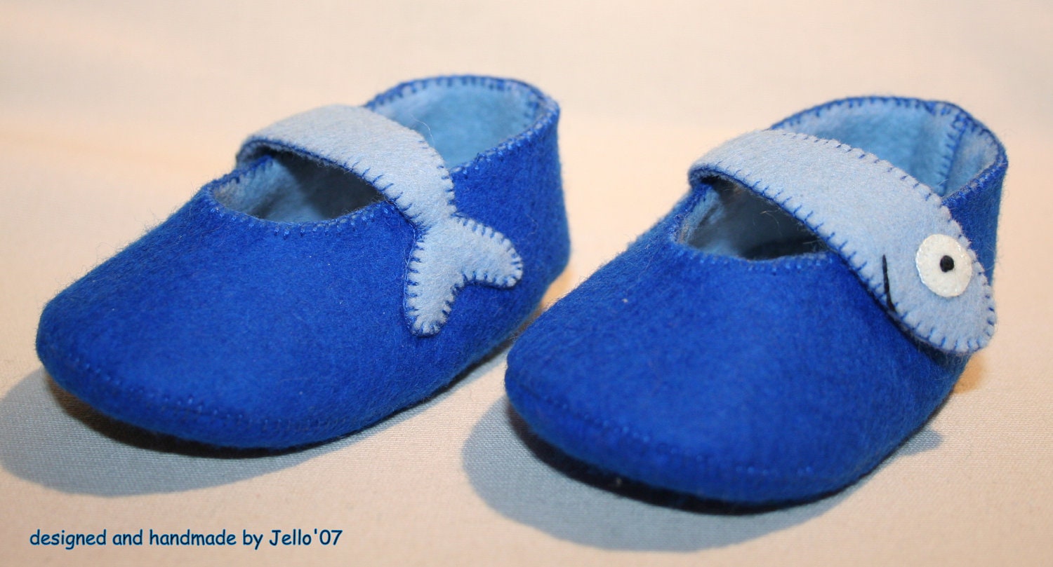 Jello'07 felt baby shoes Fish