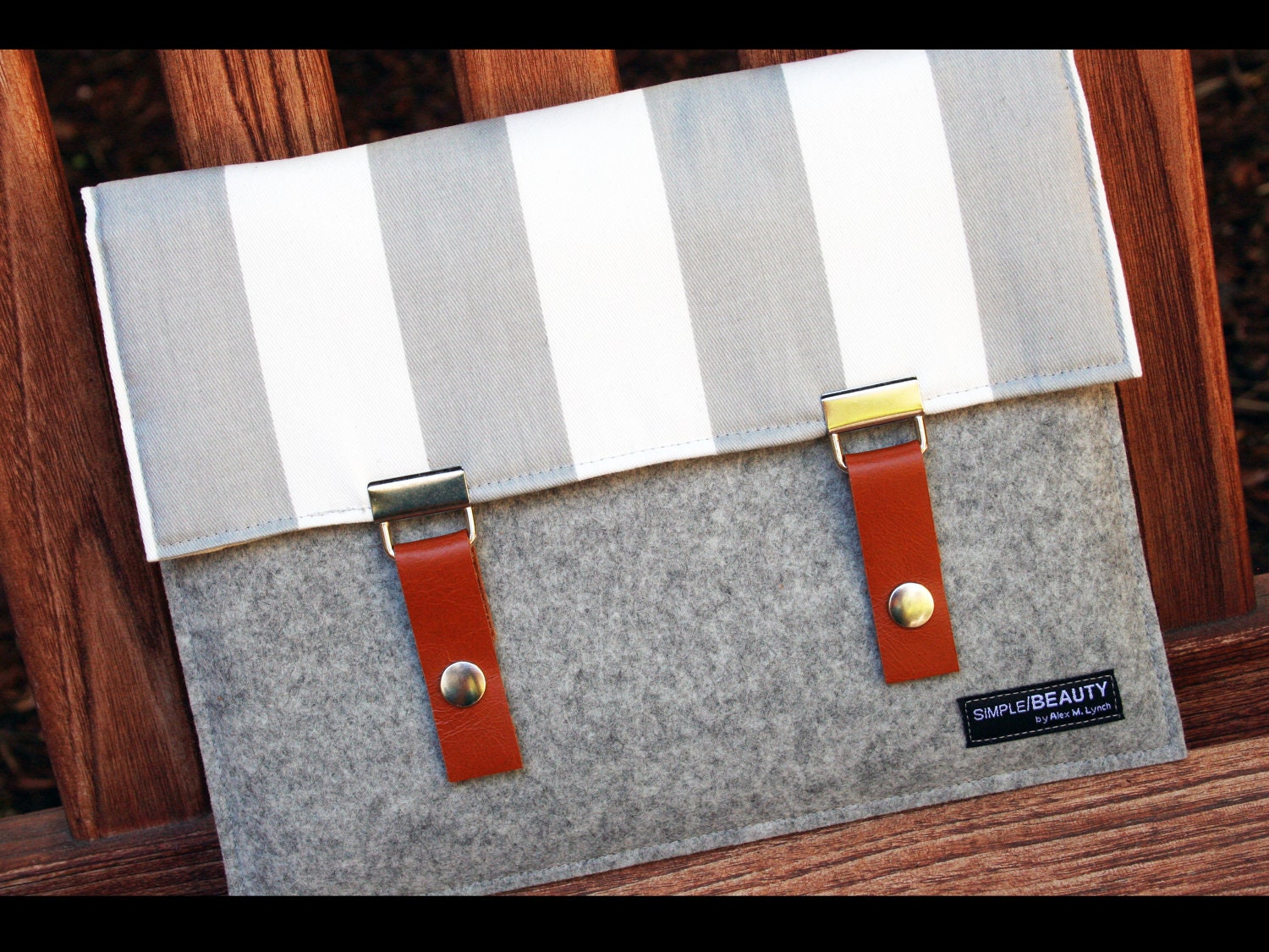 Padded ipad case stripes - 100% merino wool felt with leather straps